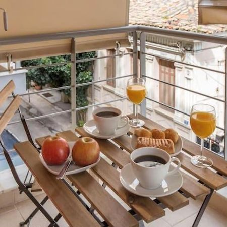 Modern Apartment In The Heart Of The City Athens Exterior photo