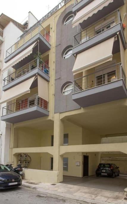 Modern Apartment In The Heart Of The City Athens Exterior photo